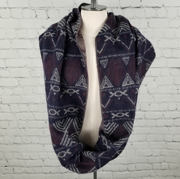 Geometric pattern infinity scarf - Picture 2 of 5